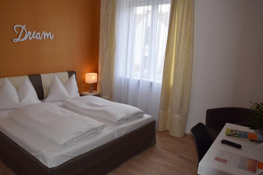 Stadthotel Guertler Amstetten Eksteriør billede